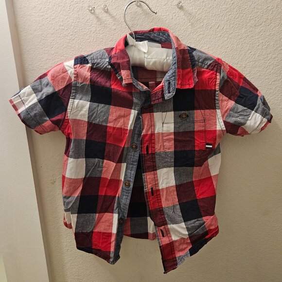 Shirts and pants - Picture 2 of 4